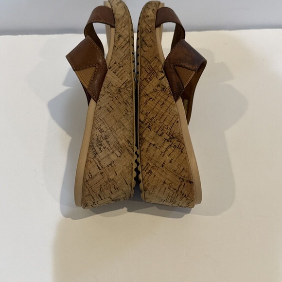 Crocs Sandals Womens‎ Size 7 Strappy Cork Wedge Brown A Leigh Comfort - Picture 9 of 10
